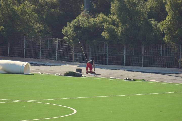 εργασίες στο γήπεδο του άλσους βεικου στο γαλατσι