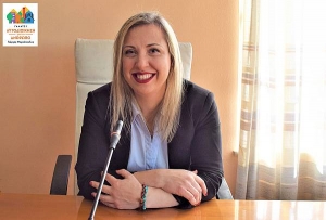 Η πρόεδρος του δημοτικού συμβουλίου, Ισιδώρα Μπακάλου, ξανά υποψήφια με τον Γιώργο Μαρκόπουλο